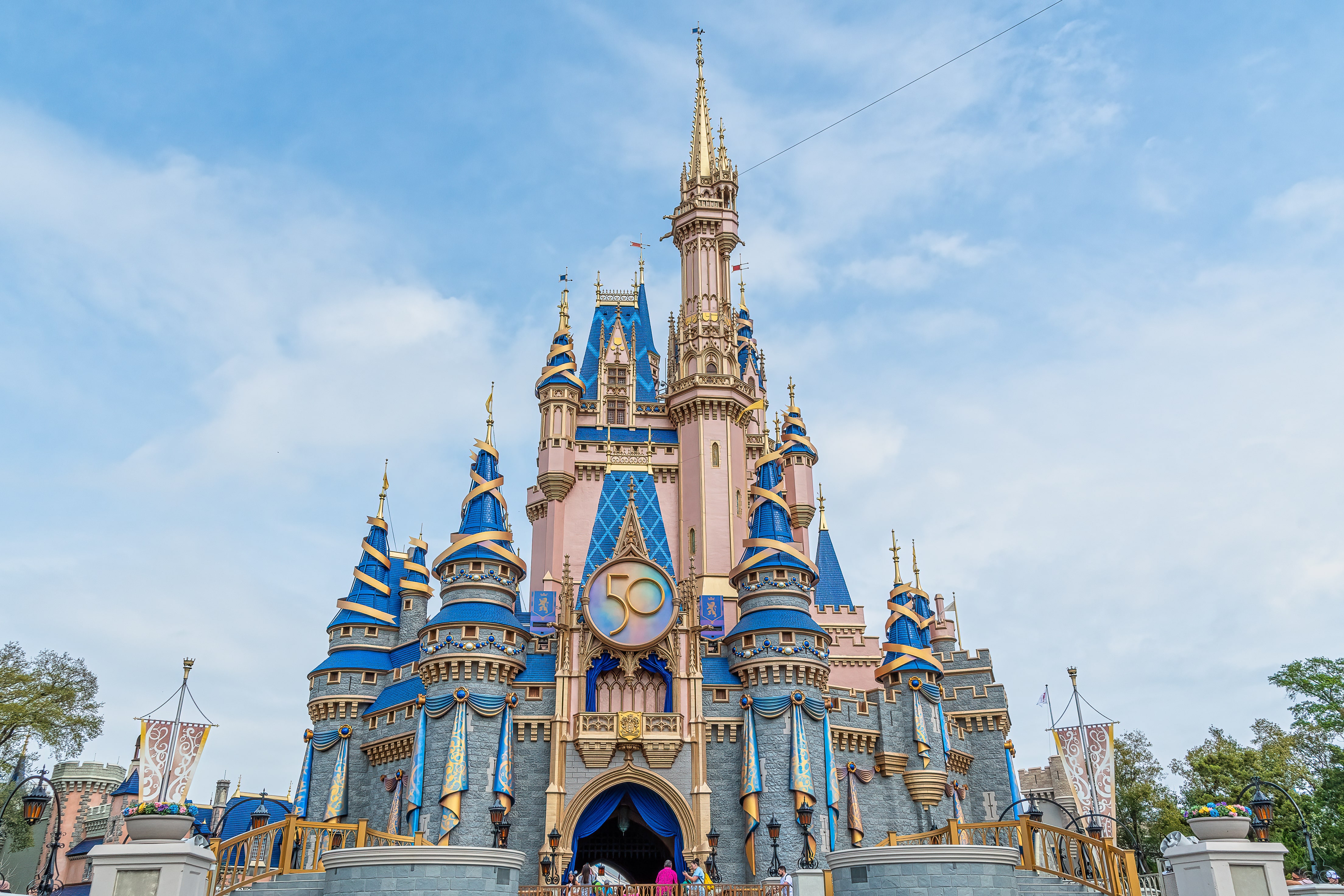 Cinderella Castle at Walt Disney World in Orlando, Florida, highlighting the area’s tourism-driven rental market.